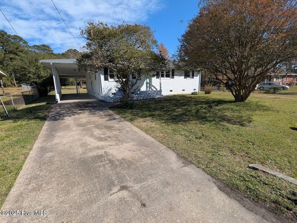 Photo of 208 Sunset Road, Jacksonville, NC 28546 (MLS # 100541231)