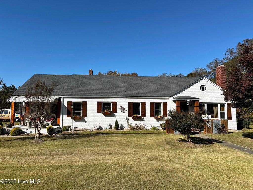 Photo of 301 N Goldsboro Street N, Pikeville, NC 27863 (MLS # 100536785)