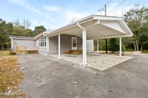 A home in Sneads Ferry