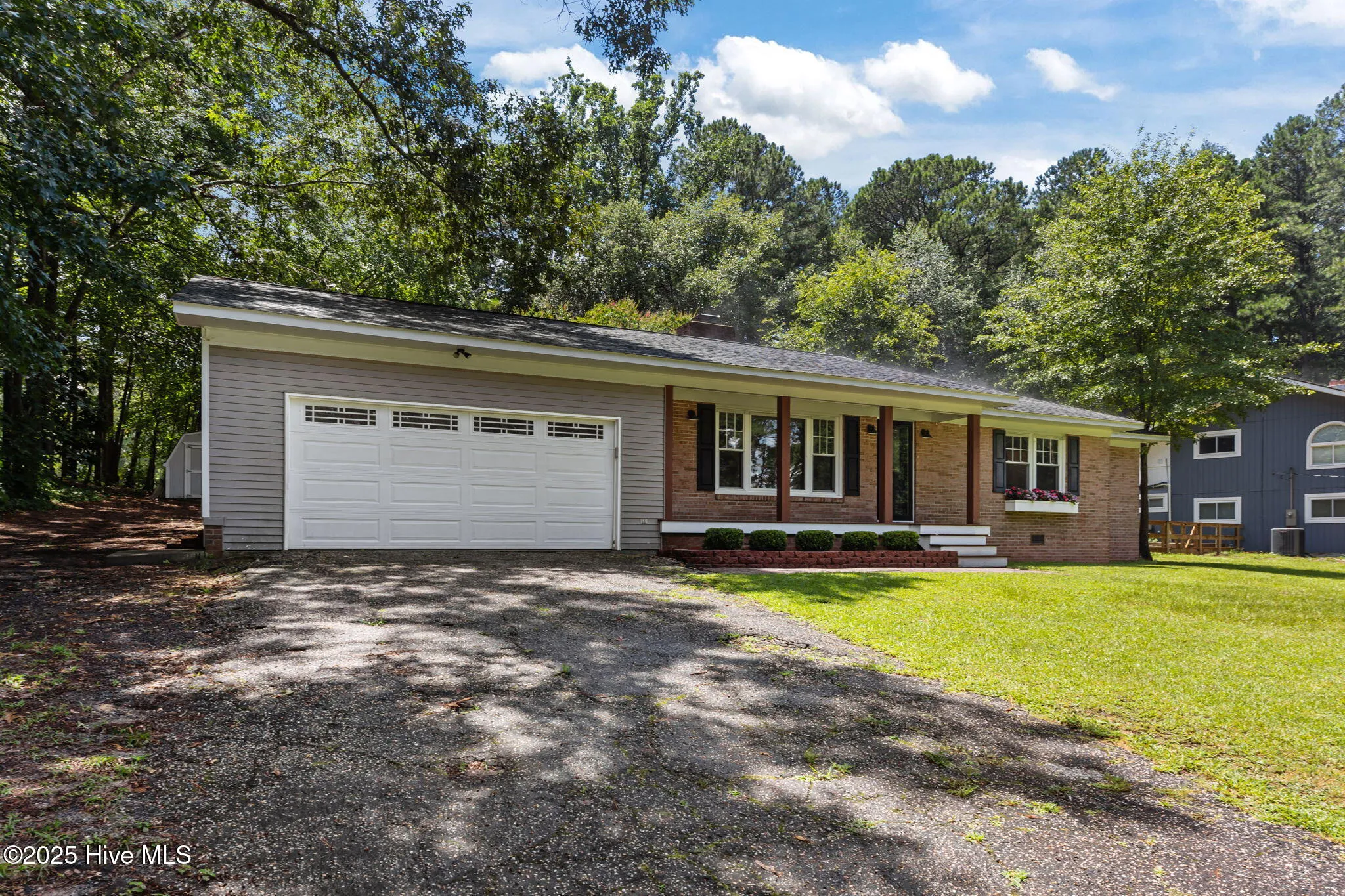 Whispering Pines, North Carolina 28327, United States, 3 Bedrooms Bedrooms, ,2 BathroomsBathrooms,Residential,Active,174428