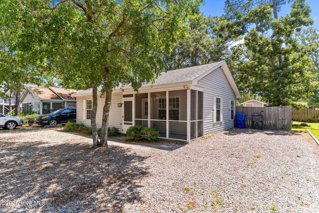 Photo of 214 NE 59th Street, Oak Island, NC 28465 (MLS # 100518501)