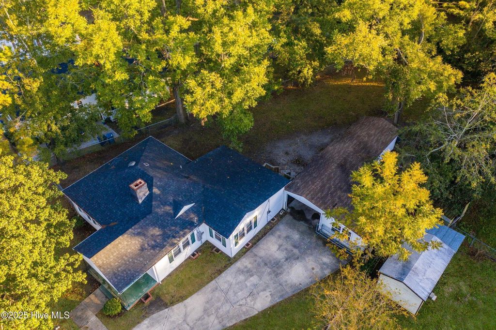 Photo of 202 Westminister Drive, Jacksonville, NC 28540 (MLS # 100537088)