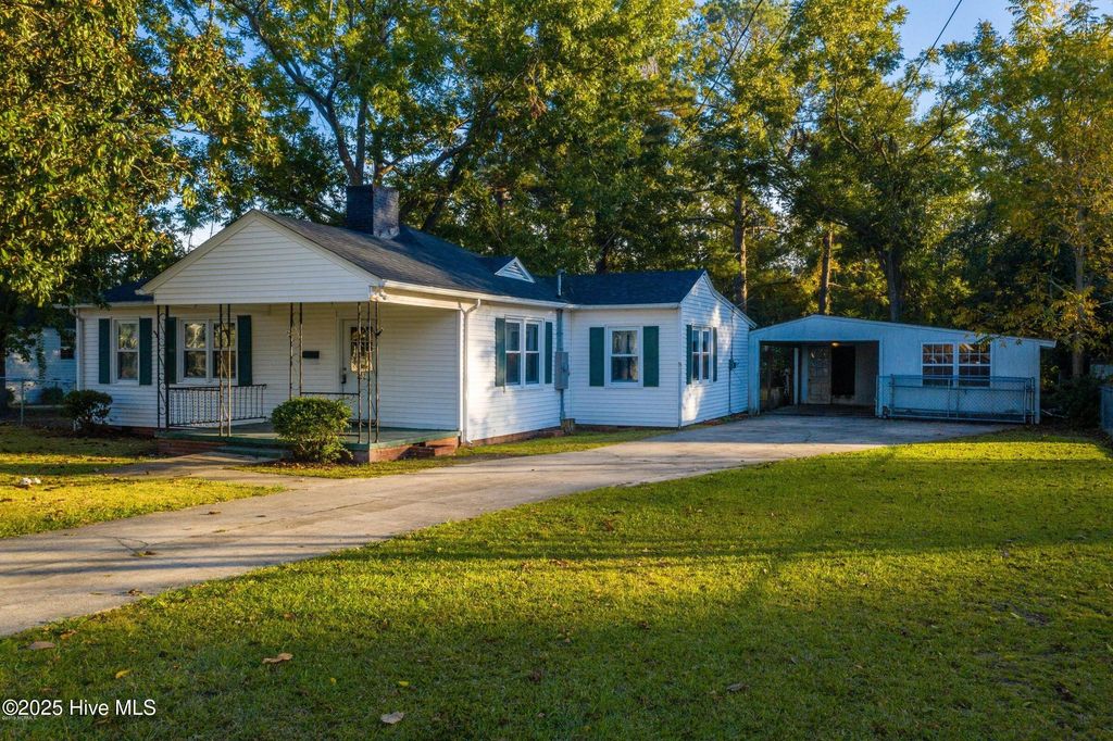 Photo of 202 Westminister Drive, Jacksonville, NC 28540 (MLS # 100537088)