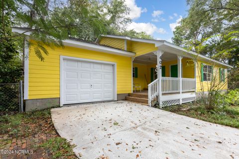 A home in Hubert