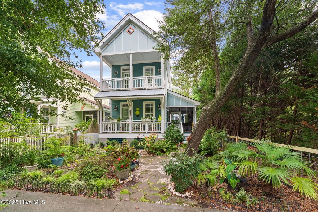 Photo of 826 N Caswell Avenue, Southport, NC 28461 (MLS # 100534580)