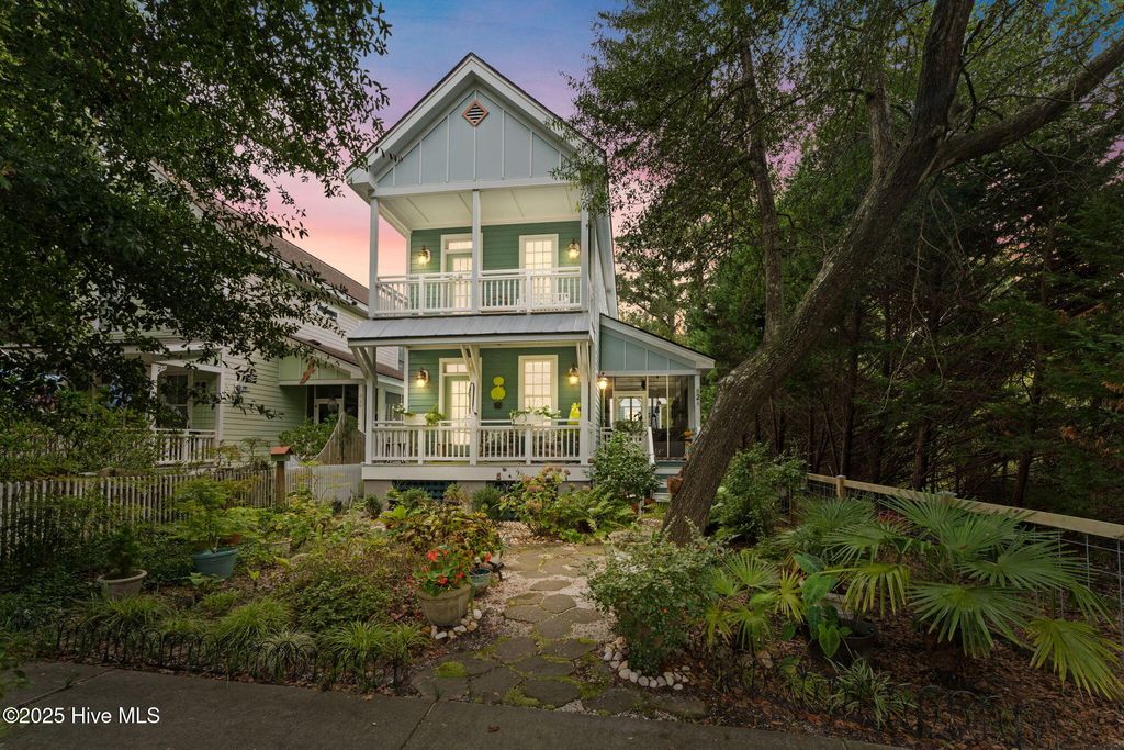 Photo of 826 N Caswell Avenue, Southport, NC 28461 (MLS # 100534580)