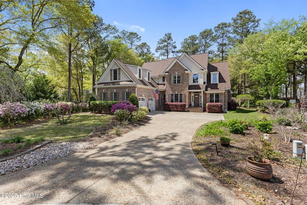 Photo of 8701 Lincolnshire Lane, Wilmington, NC 28411 (MLS # 100496337)