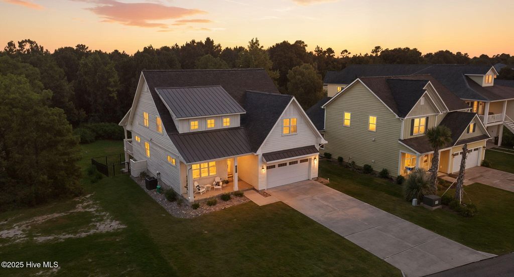 Photo of 318 Spicer Lake Drive, Holly Ridge, NC 28445 (MLS # 100534026)