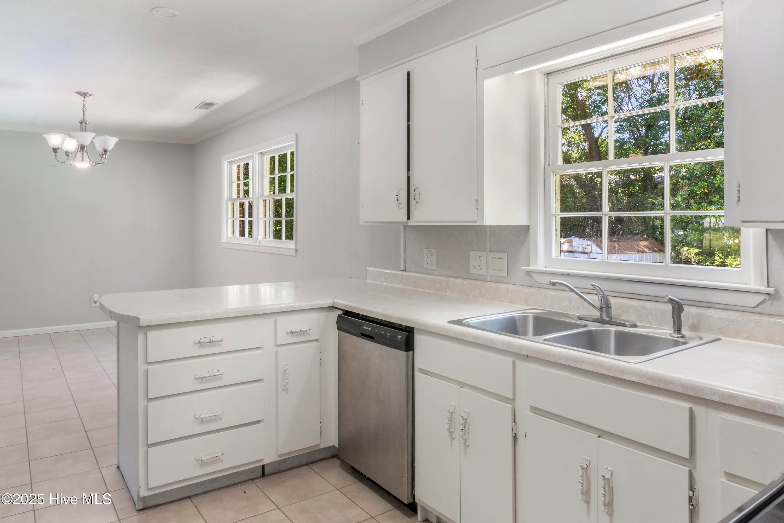 Wilmington, North Carolina 28403, United States, 3 Bedrooms Bedrooms, ,3 BathroomsBathrooms,Residential,Coming Soon,124734