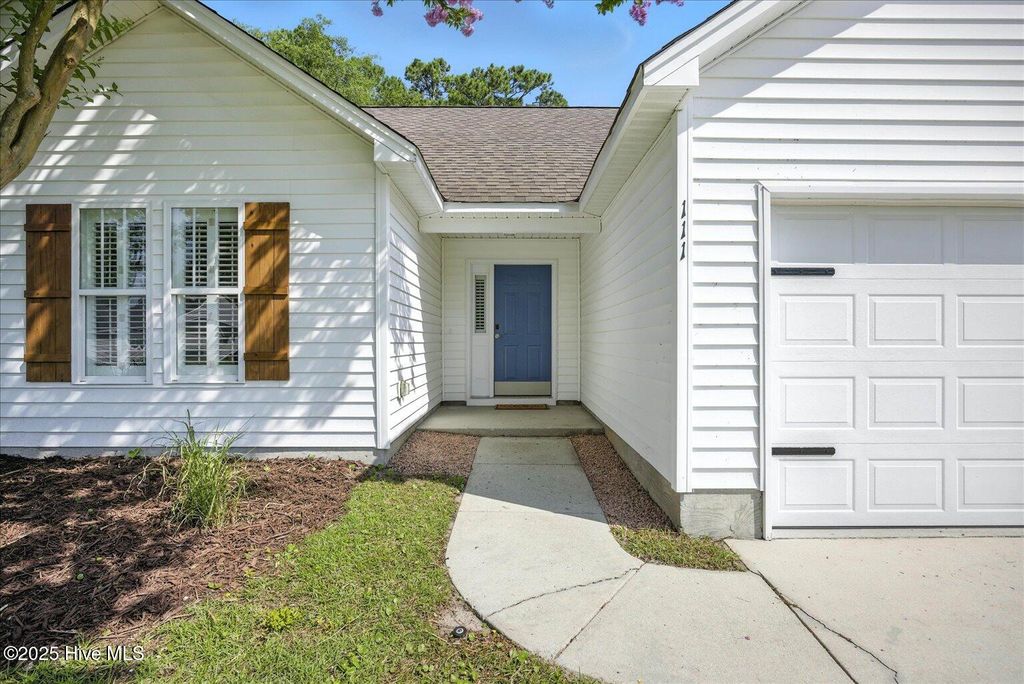 Photo of 111 Yaupon Court, Hampstead, NC 28443 (MLS # 100516361)