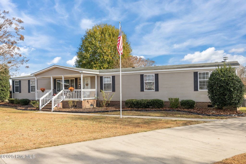 Photo of 3495 Tobba Court, Ayden, NC 28513 (MLS # 100542038)