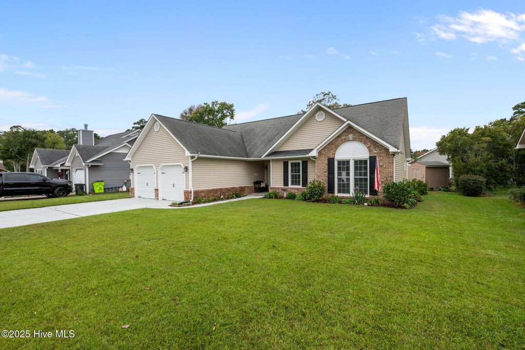 Photo of 303 Mahaffey Lane, New Bern, NC 28560 (MLS # 100536422)