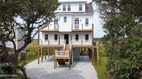 A home in North Topsail Beach