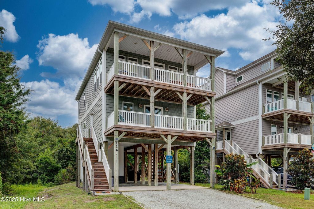 Photo of 114 Fairytale Lane, Surf City, NC 28445 (MLS # 100529165)
