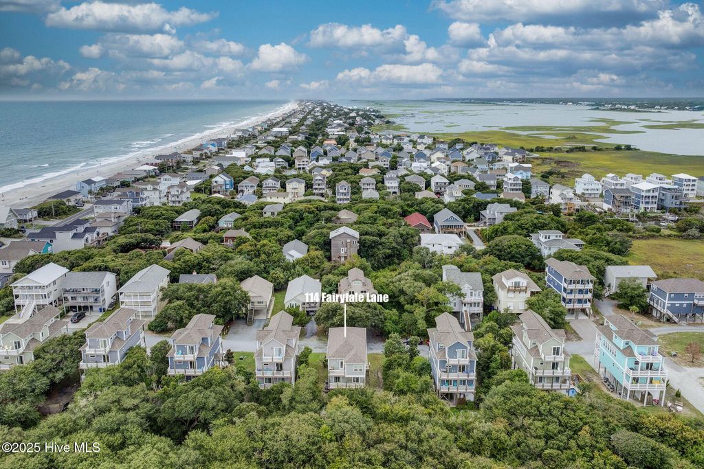 Photo of 114 Fairytale Lane, Surf City, NC 28445 (MLS # 100529165)