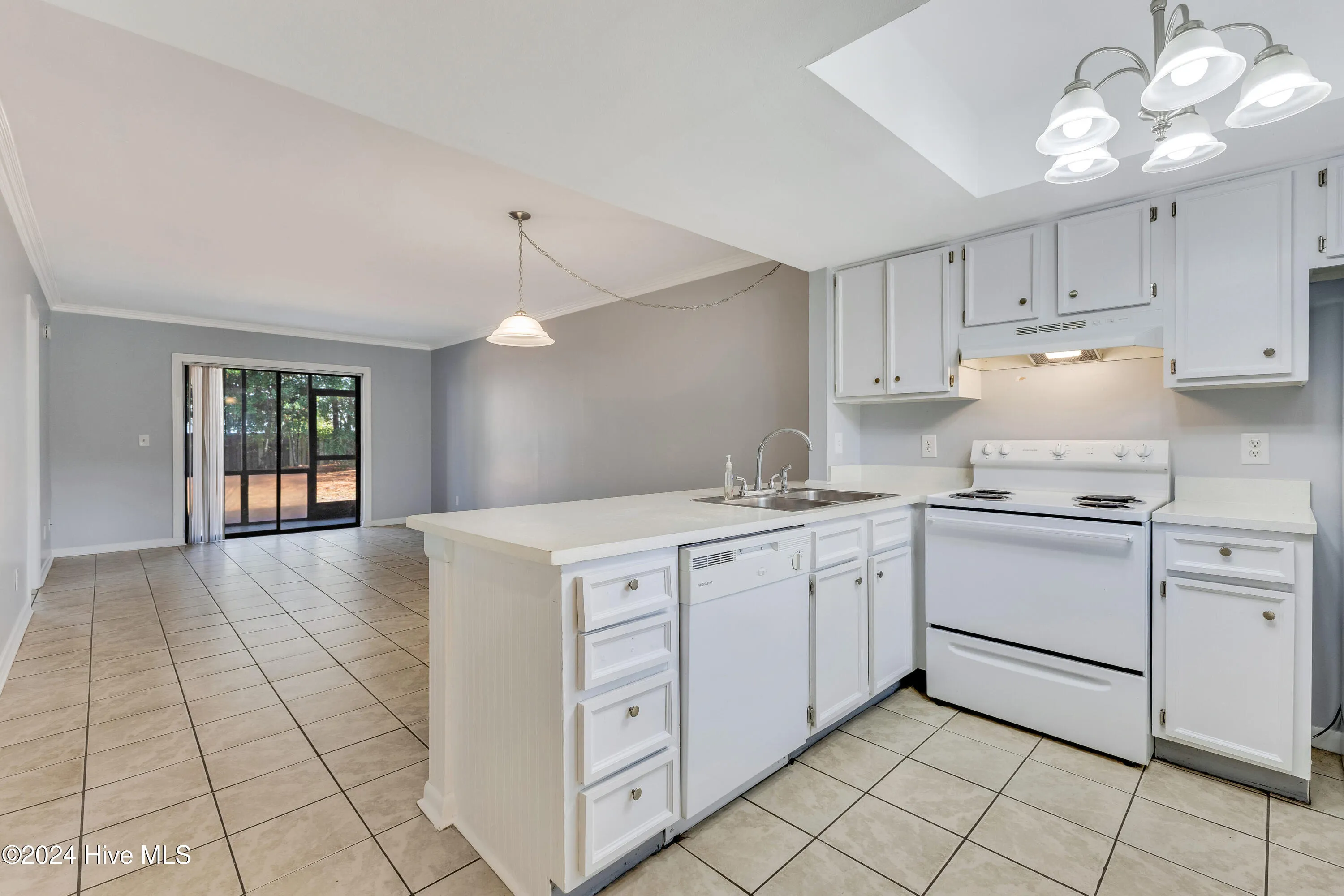 Wilmington, North Carolina 28412, United States, 2 Bedrooms Bedrooms, ,2 BathroomsBathrooms,Residential,Pending,33563