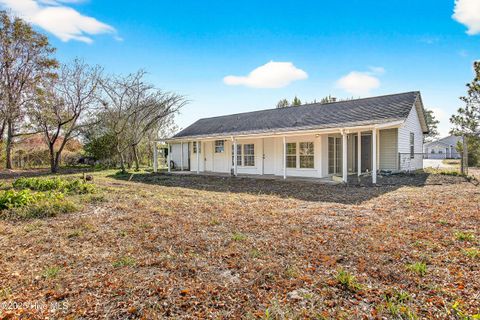 Tiny photo for 403 E Volant Street, Hubert, NC 28539 (MLS # 100543296)