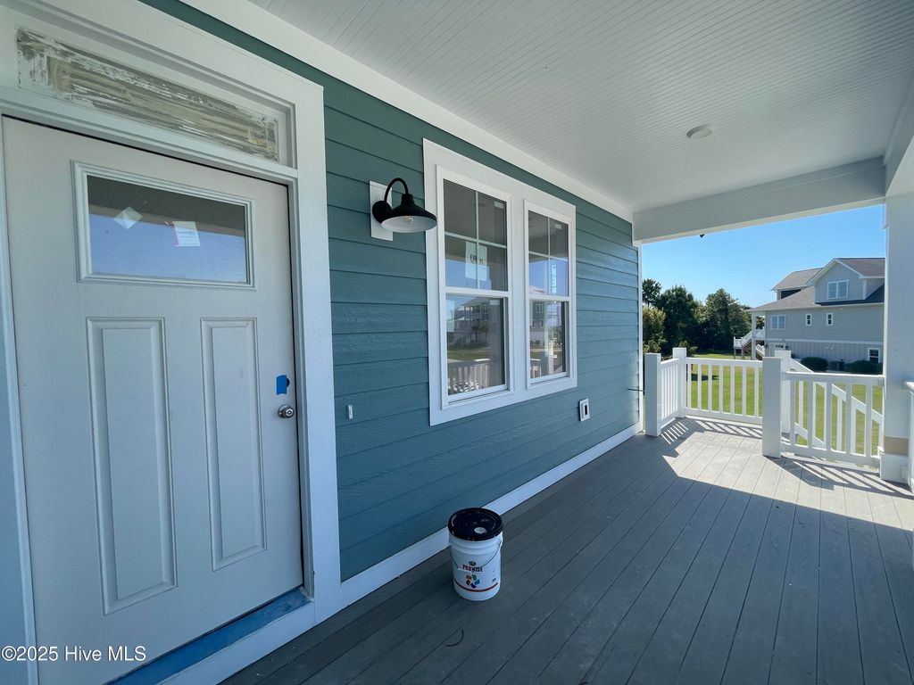 Photo of 652 Fishermans Point, Newport, NC 28570 (MLS # 100529278)