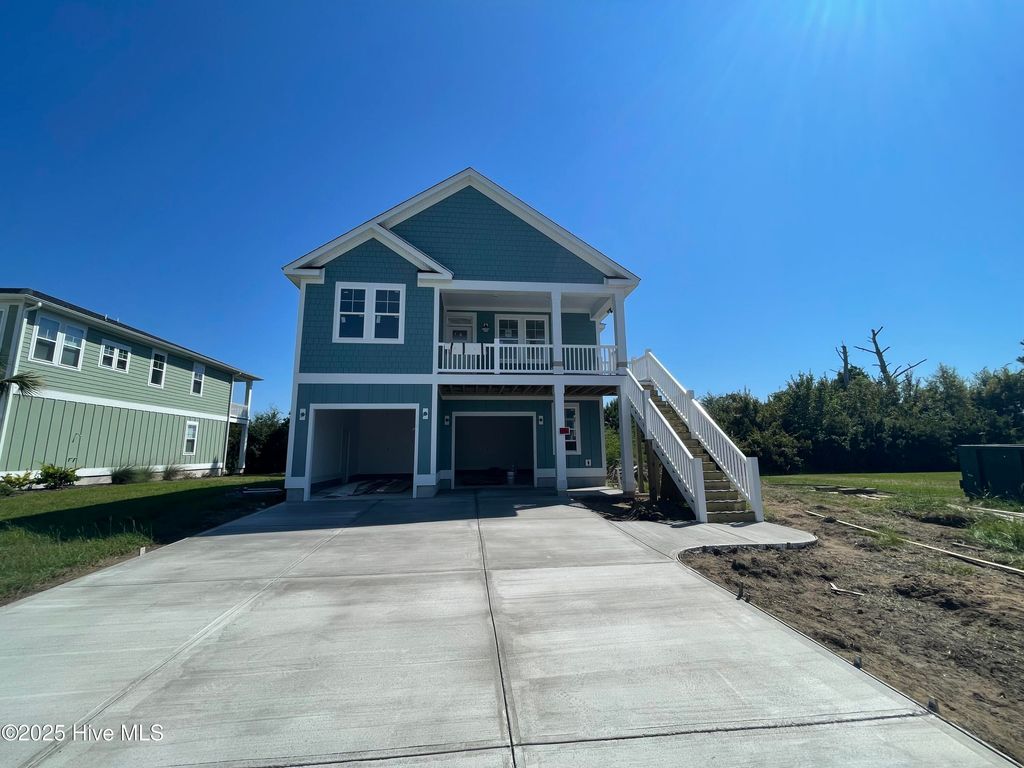 Photo of 652 Fishermans Point, Newport, NC 28570 (MLS # 100529278)