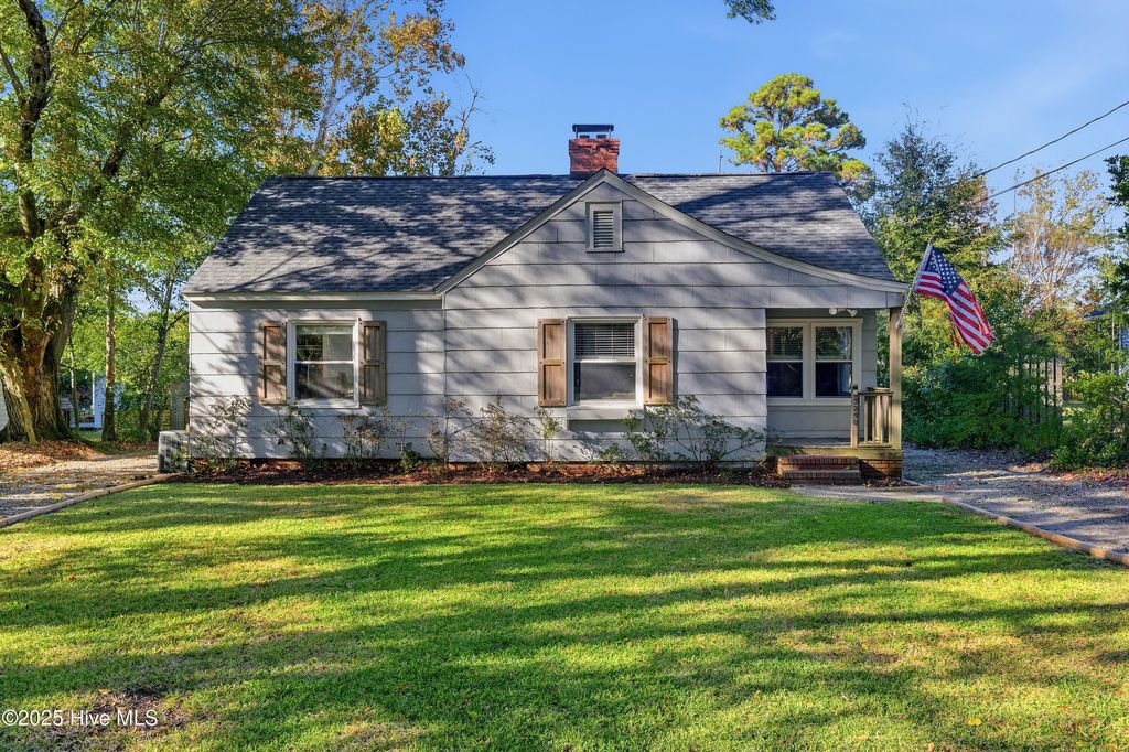 Photo of 3250 Camden Circle, Wilmington, NC 28403 (MLS # 100542345)