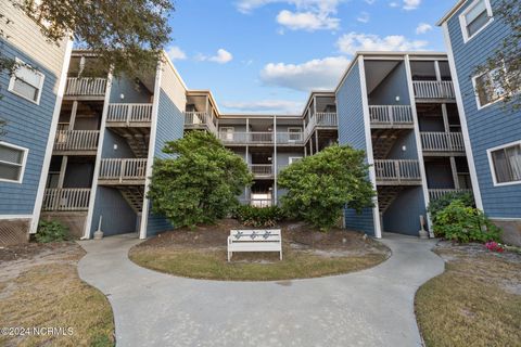 A home in North Topsail Beach