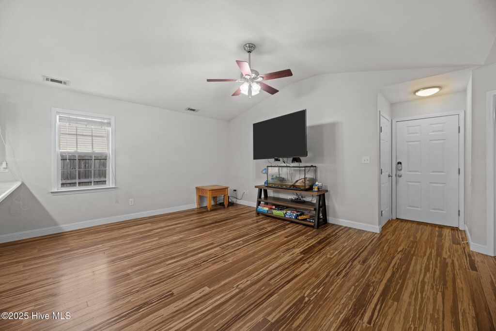 Photo of 132 Oakley Drive, New Bern, NC 28560 (MLS # 100542824)