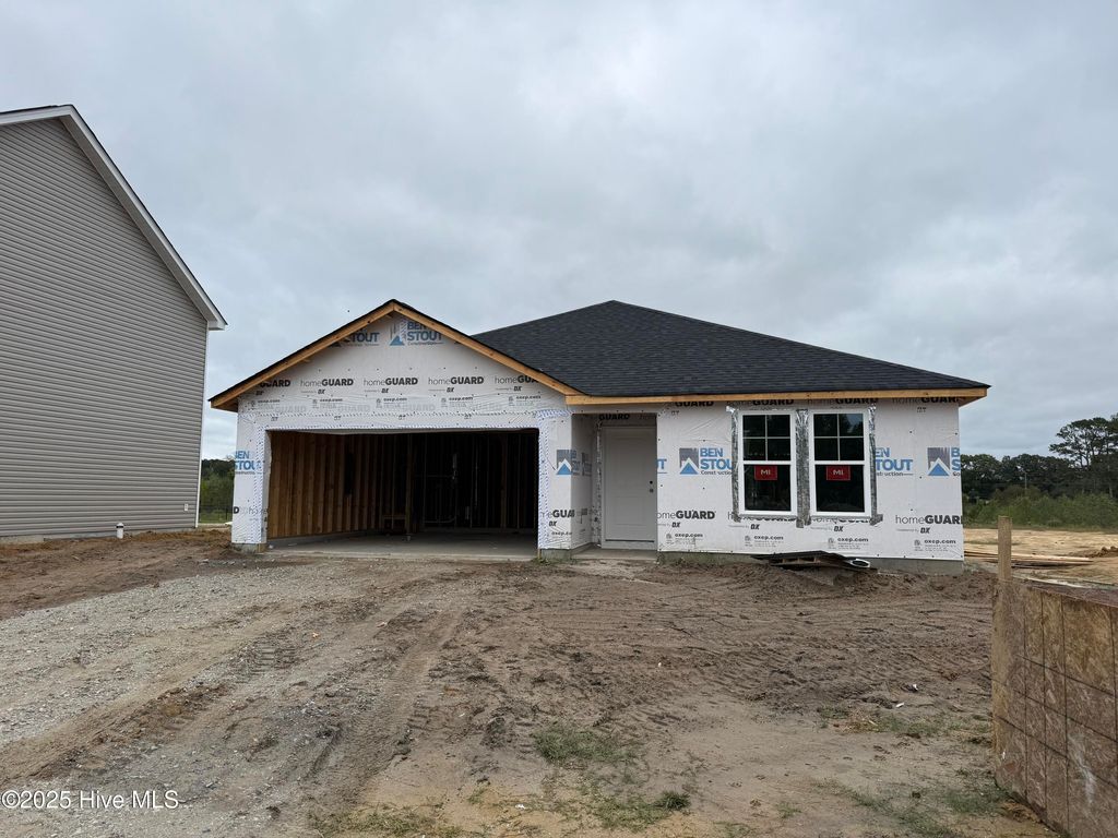 Photo of 31 E Emily Gardens Drive, Selma, NC 27576 (MLS # 100537462)