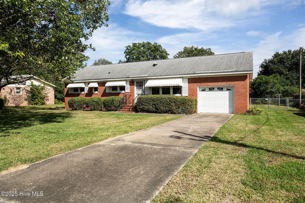 Photo of 722 N College Road, Wilmington, NC 28405 (MLS # 100536633)