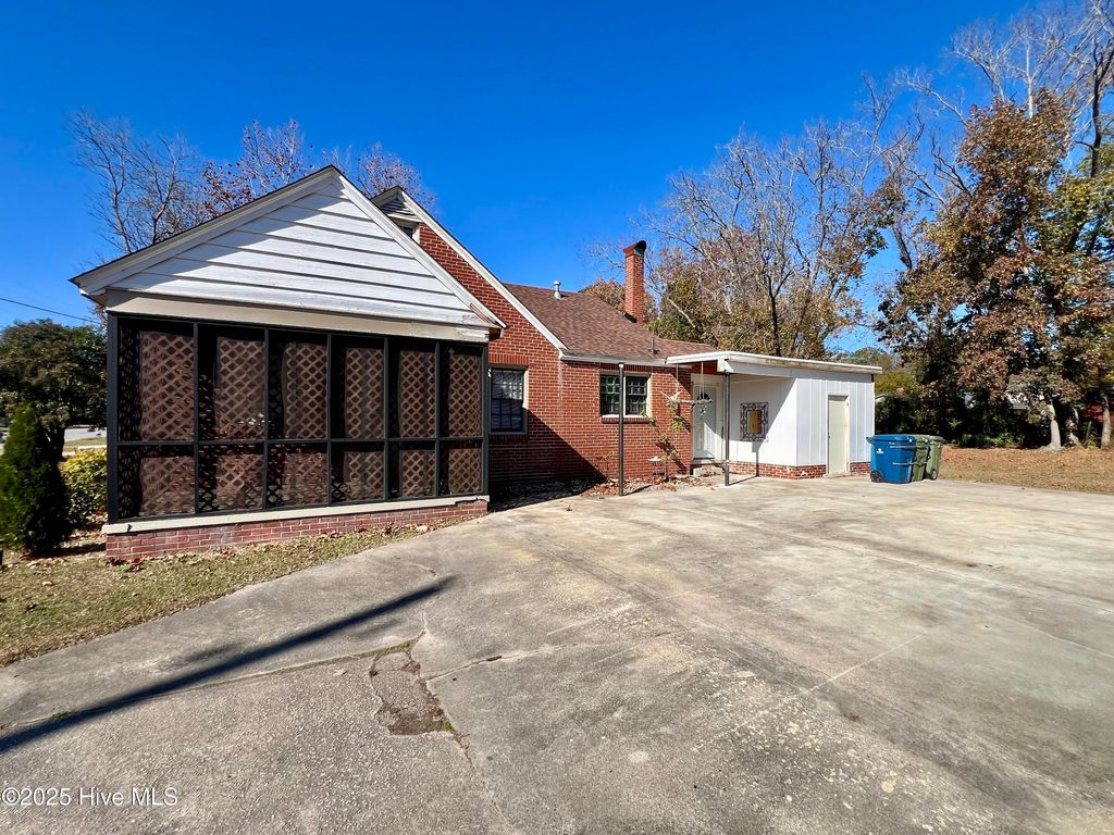 Photo of 314 E 9th Street, Washington, NC 27889 (MLS # 100542967)