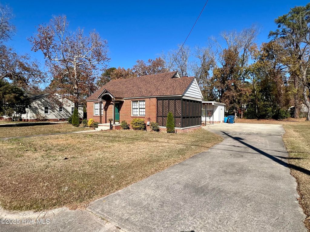 Photo of 314 E 9th Street, Washington, NC 27889 (MLS # 100542967)