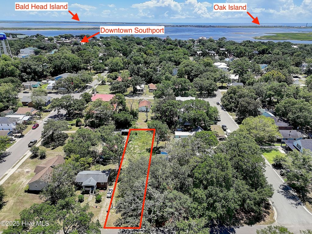 Photo of 205 W Leonard Street, Southport, NC 28461 (MLS # 100521668)