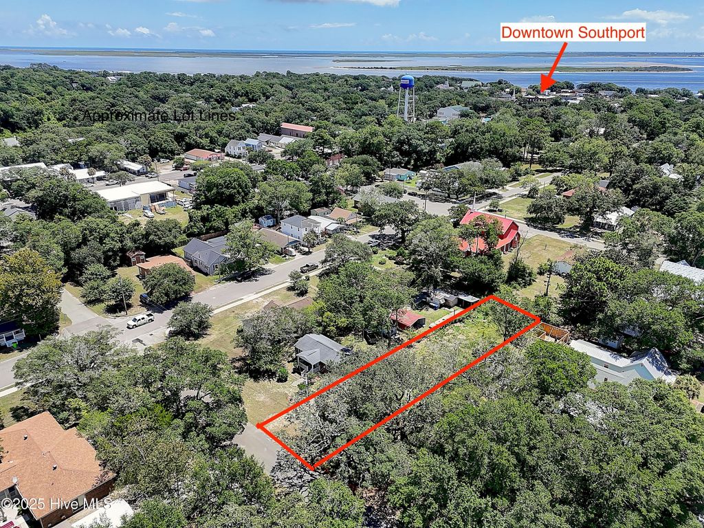 Photo of 205 W Leonard Street, Southport, NC 28461 (MLS # 100521668)