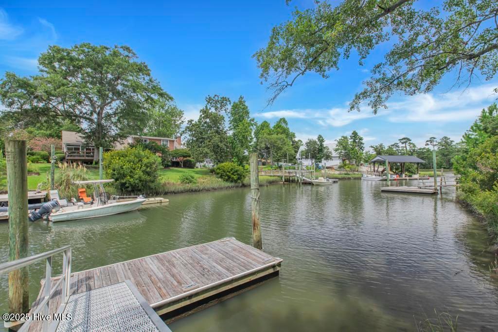 Photo of 140 Circle Drive, Hampstead, NC 28443 (MLS # 100530645)