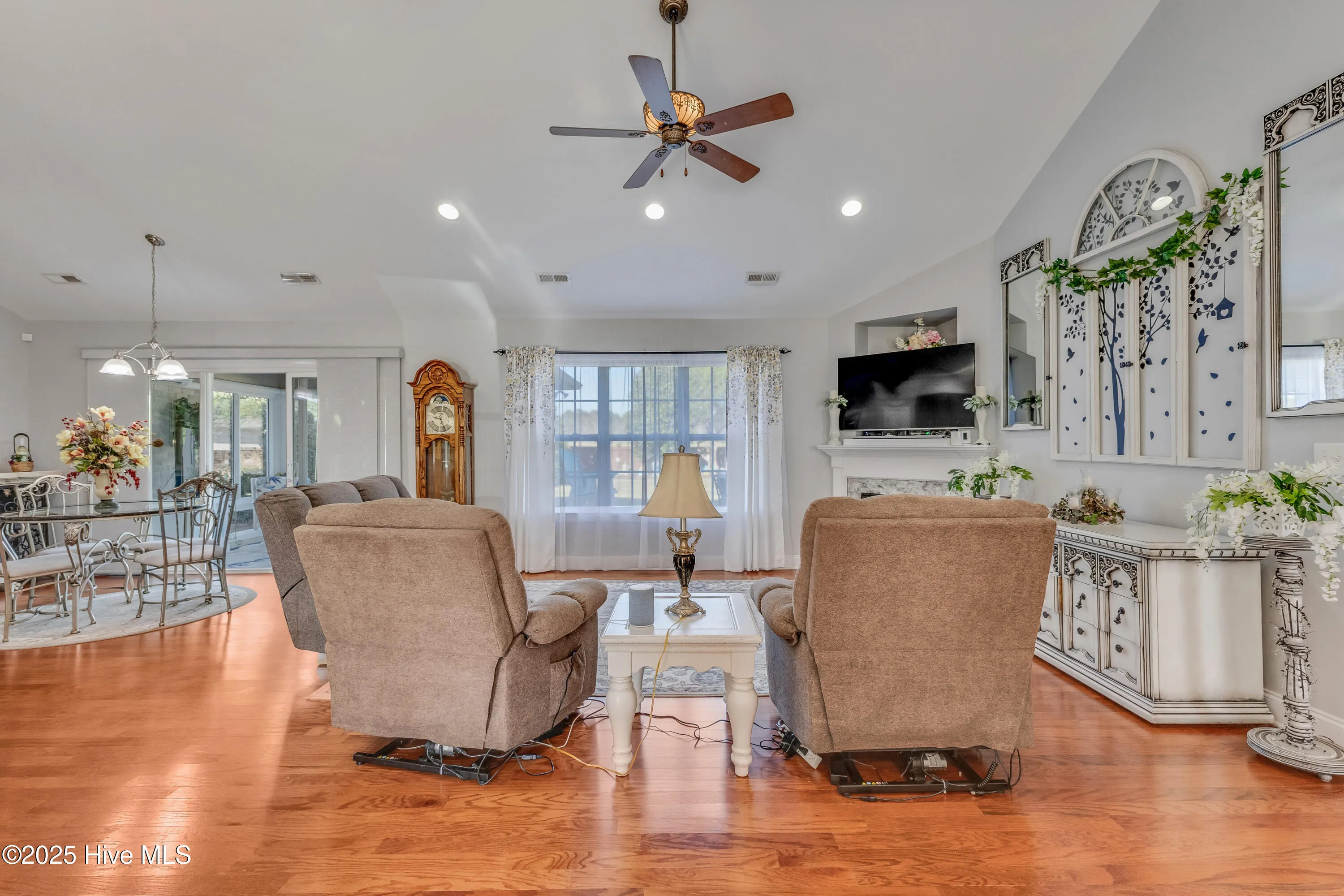 Leland, North Carolina 28479, United States, 3 Bedrooms Bedrooms, ,2 BathroomsBathrooms,Residential,Pending,94307