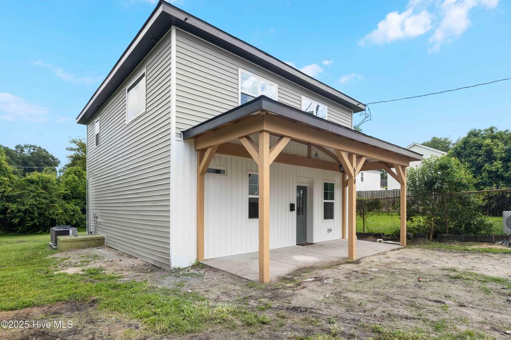 Photo of 610 N 10th Street, Wilmington, NC 28401 (MLS # 100521582)