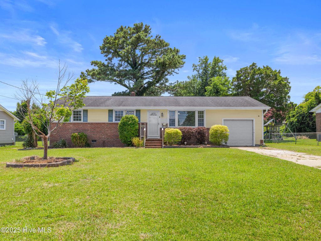 Photo of 107 Tower Drive, Jacksonville, NC 28546 (MLS # 100516486)