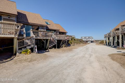 A home in North Topsail Beach