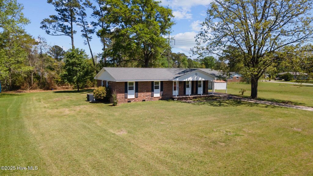 Photo of 21 Edith Drive, Jacksonville, NC 28540 (MLS # 100500970)