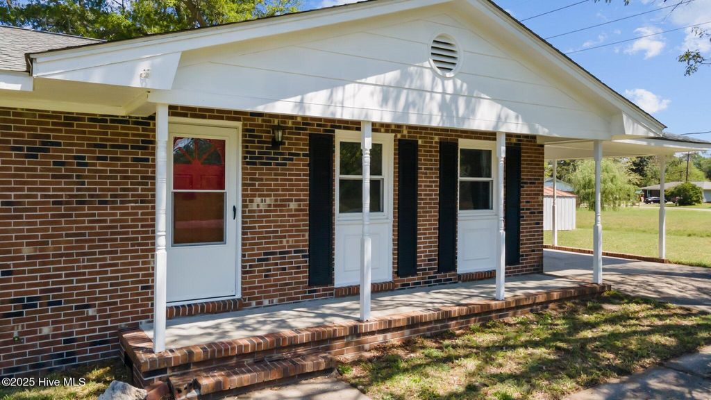 Photo of 21 Edith Drive, Jacksonville, NC 28540 (MLS # 100500970)