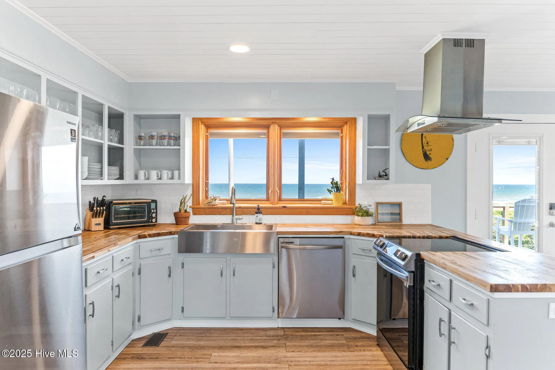 Surf City, North Carolina 28445, United States, 4 Bedrooms Bedrooms, ,3 BathroomsBathrooms,Residential,Active,154209