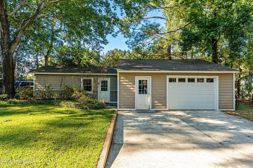 Photo of 211 Sandybrook Road, Wilmington, NC 28411 (MLS # 100538102)