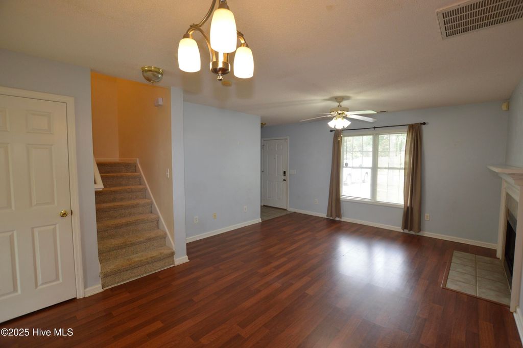 Photo of 158 Settlers Circle, Jacksonville, NC 28546 (MLS # 100536180)