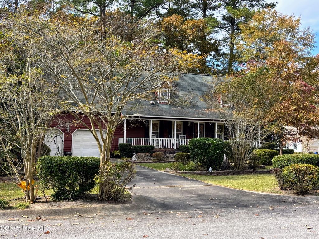 Photo of 2200 Oakview Drive, New Bern, NC 28562 (MLS # 100542180)