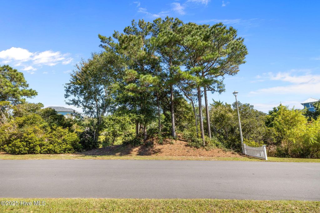 Photo of 210 Shipwreck Lane, Emerald Isle, NC 28594 (MLS # 100538009)