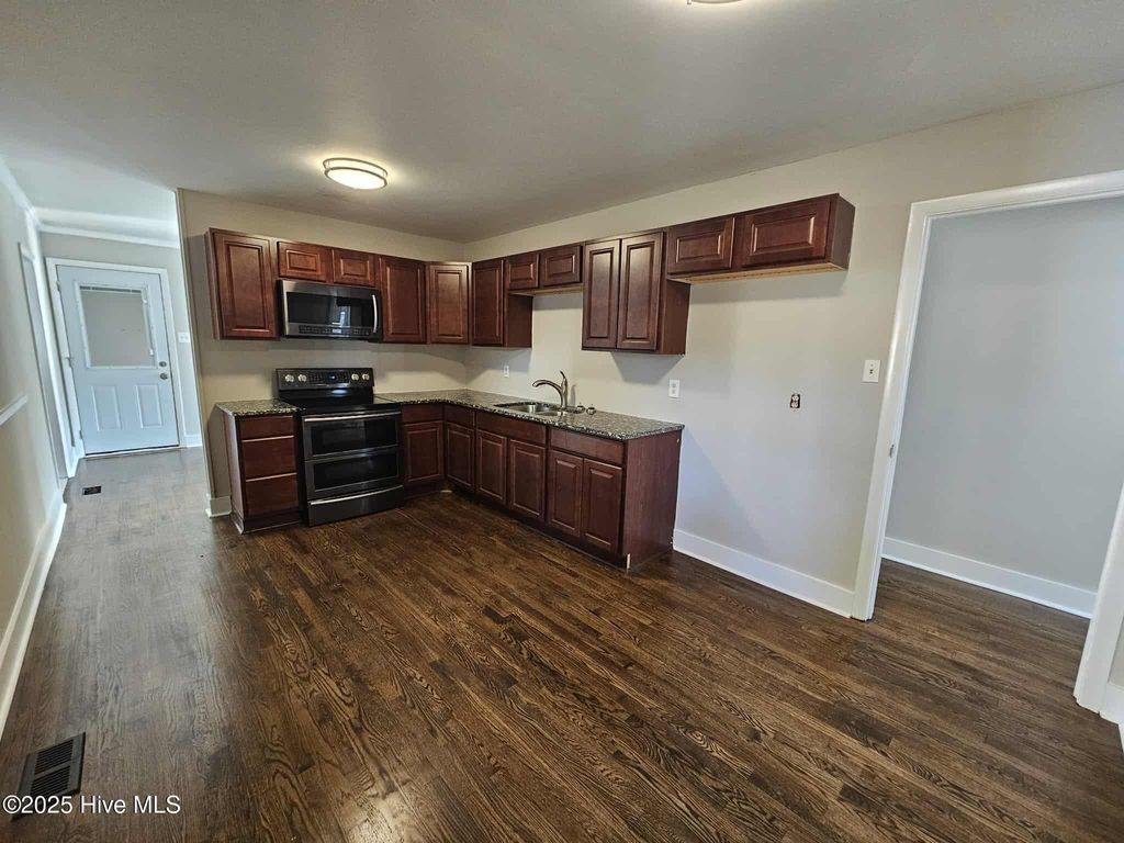 Photo of 706 Doris Avenue, Jacksonville, NC 28540 (MLS # 100542112)