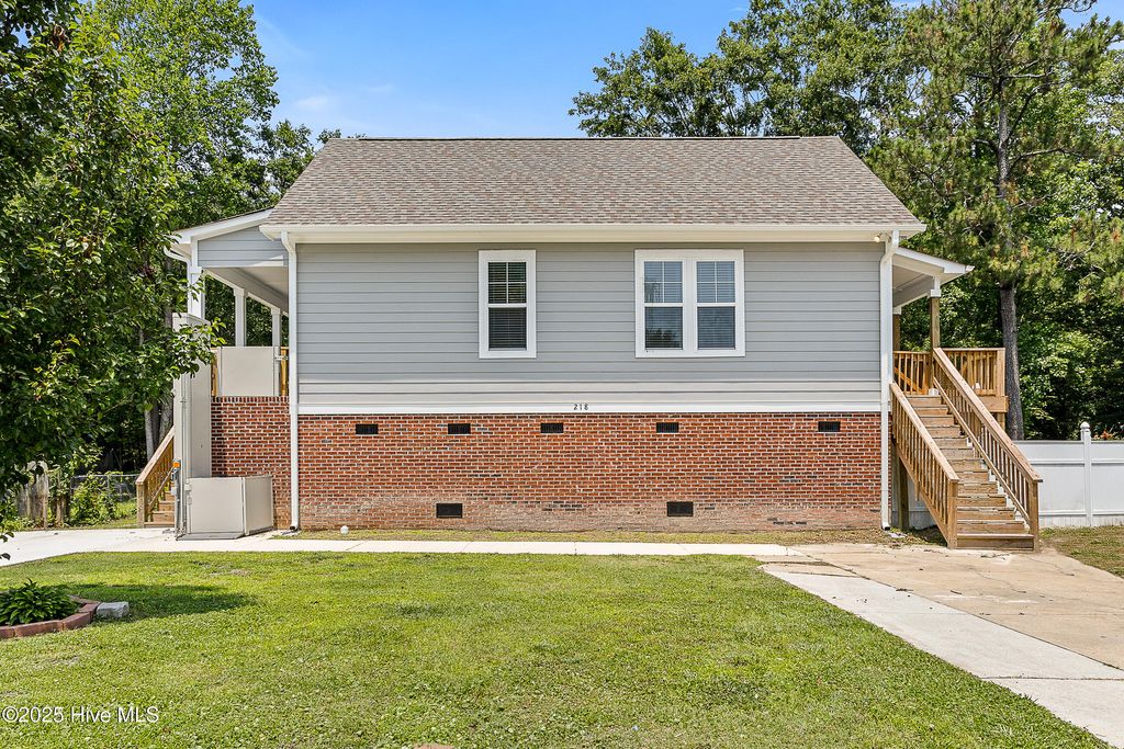 Photo of 218 Spring Drive, Jacksonville, NC 28540 (MLS # 100516576)