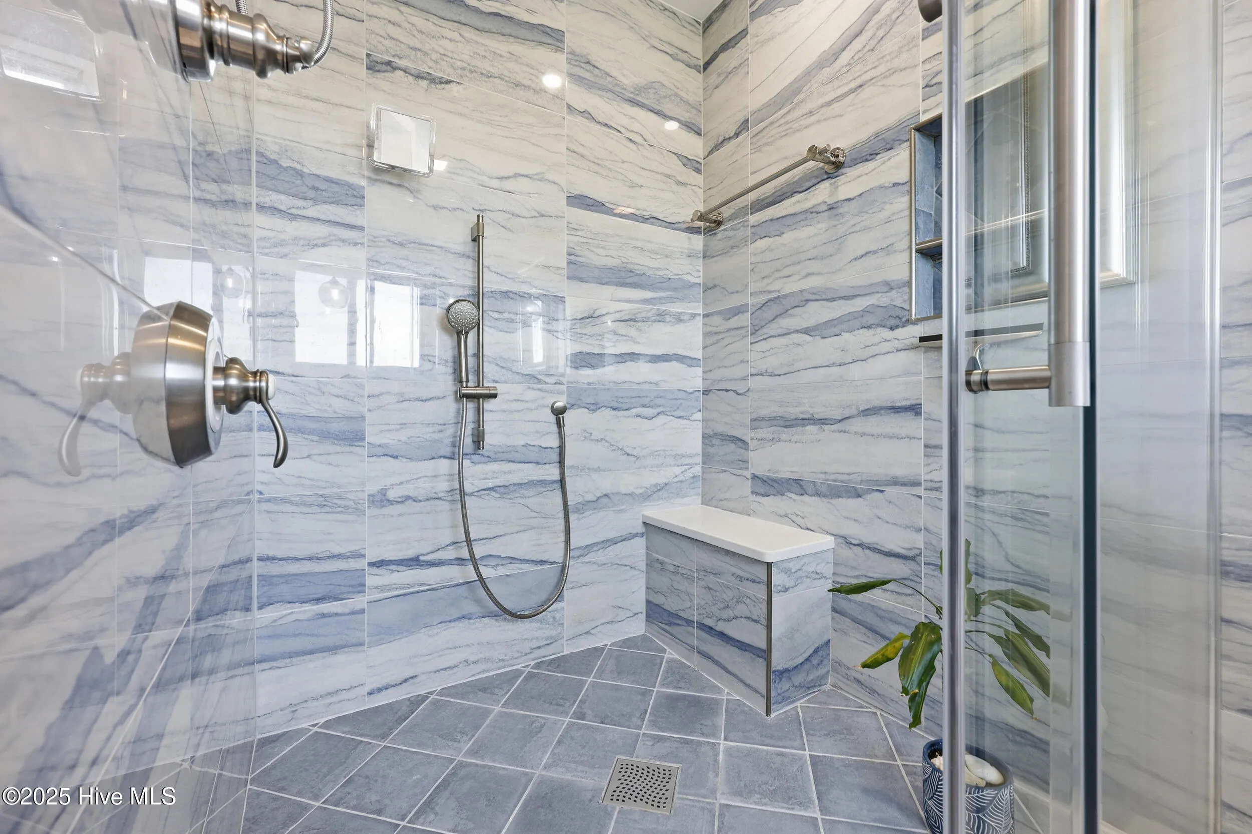 Duck, North Carolina 27949, United States, 2 Bedrooms Bedrooms, ,3 BathroomsBathrooms,Residential,Active,206197