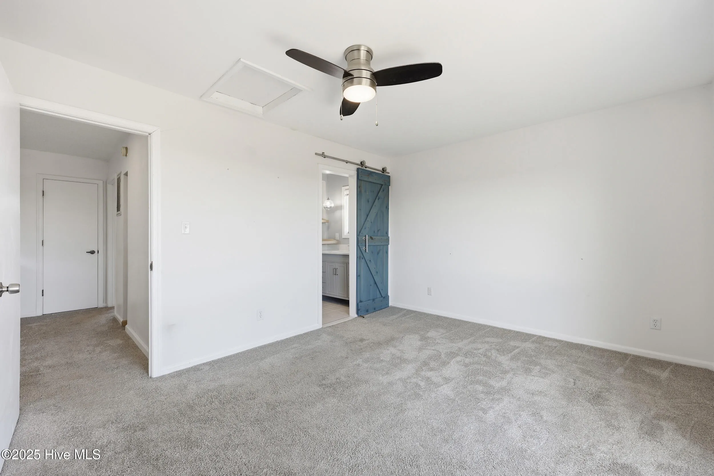 Duck, North Carolina 27949, United States, 2 Bedrooms Bedrooms, ,3 BathroomsBathrooms,Residential,Active,206197