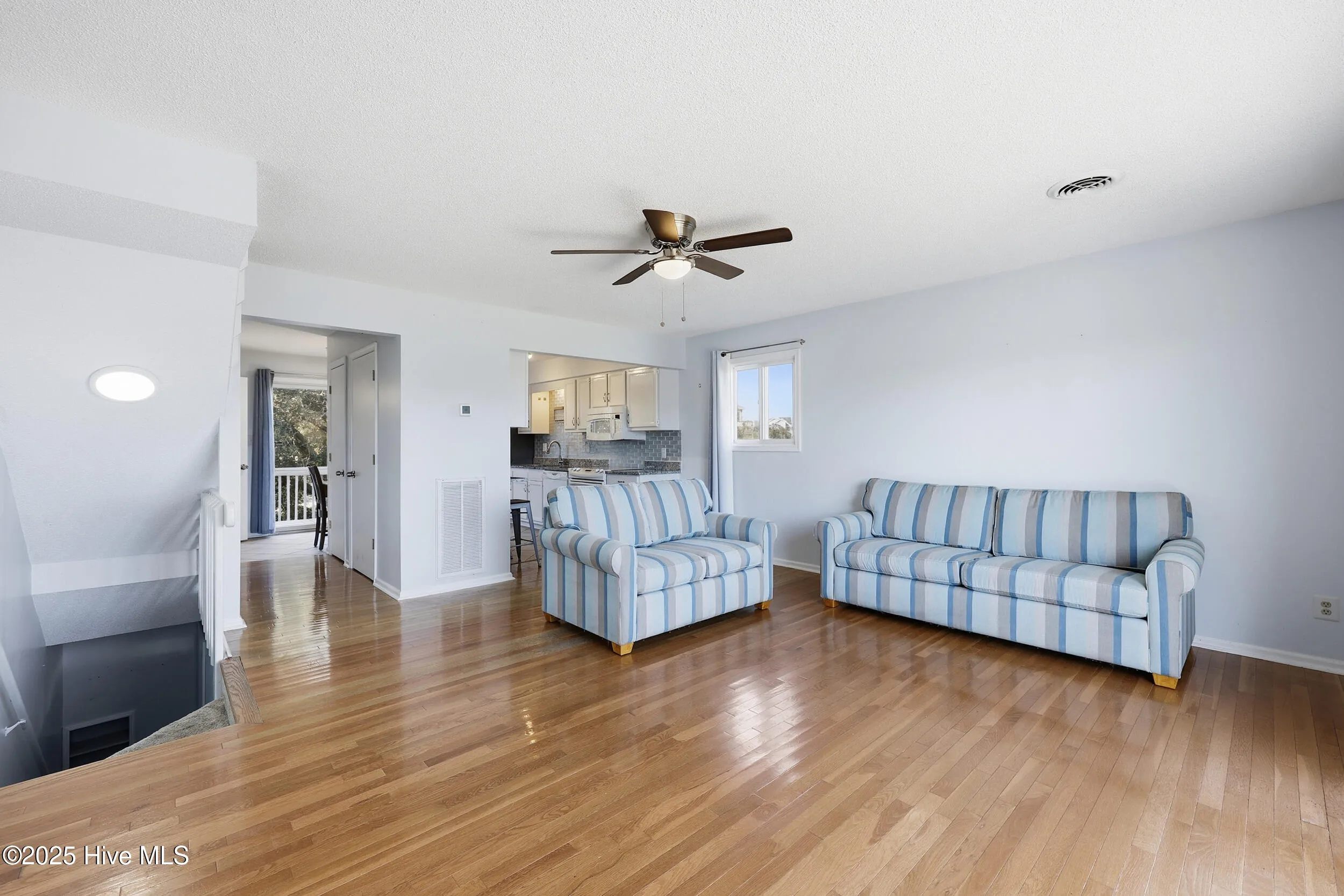 Duck, North Carolina 27949, United States, 2 Bedrooms Bedrooms, ,3 BathroomsBathrooms,Residential,Active,206197