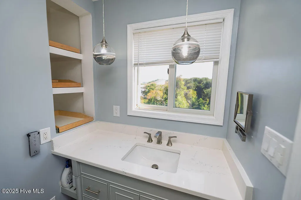 Duck, North Carolina 27949, United States, 2 Bedrooms Bedrooms, ,3 BathroomsBathrooms,Residential,Active,206197